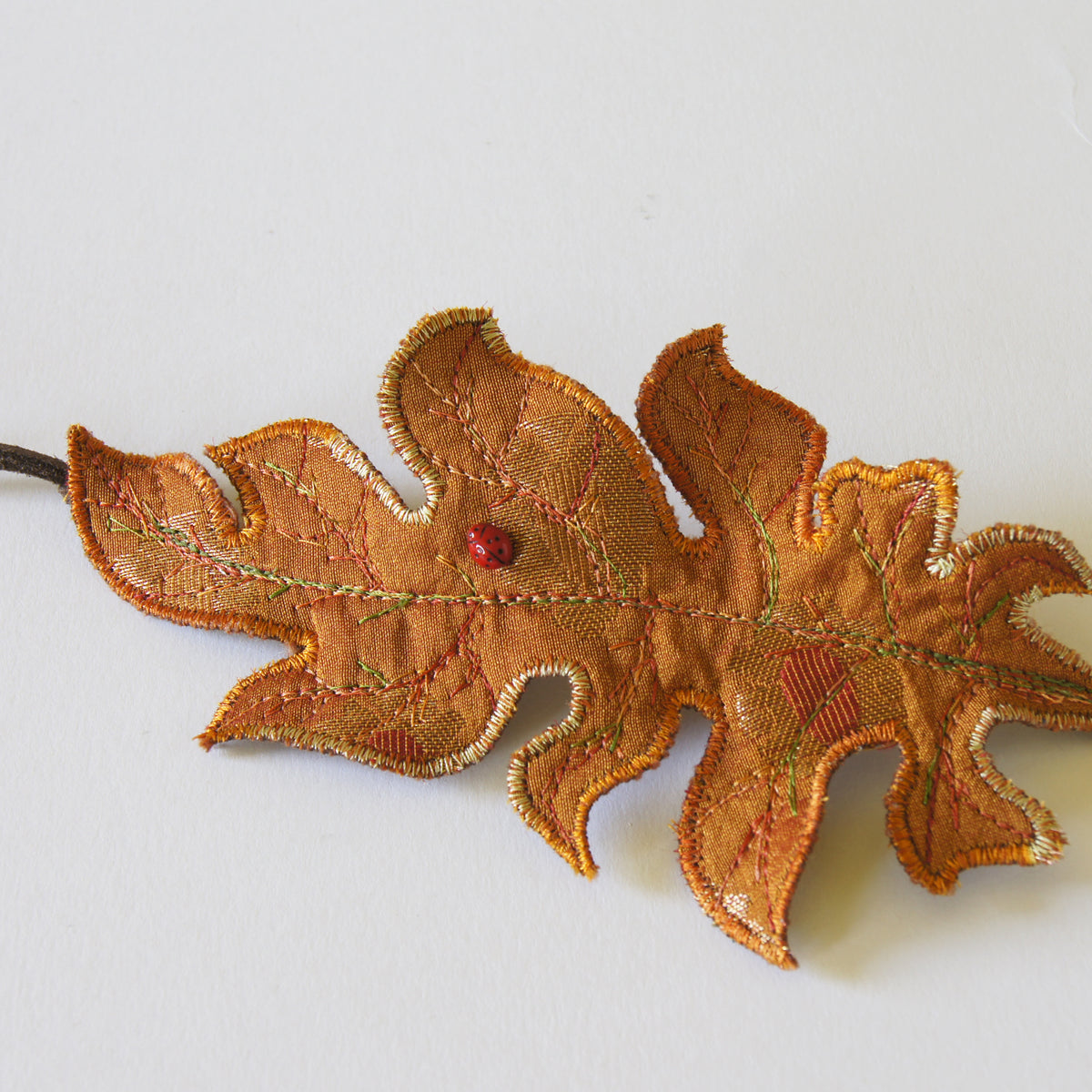 Acanthus Leaf Bun Wrap Botanical Accessory