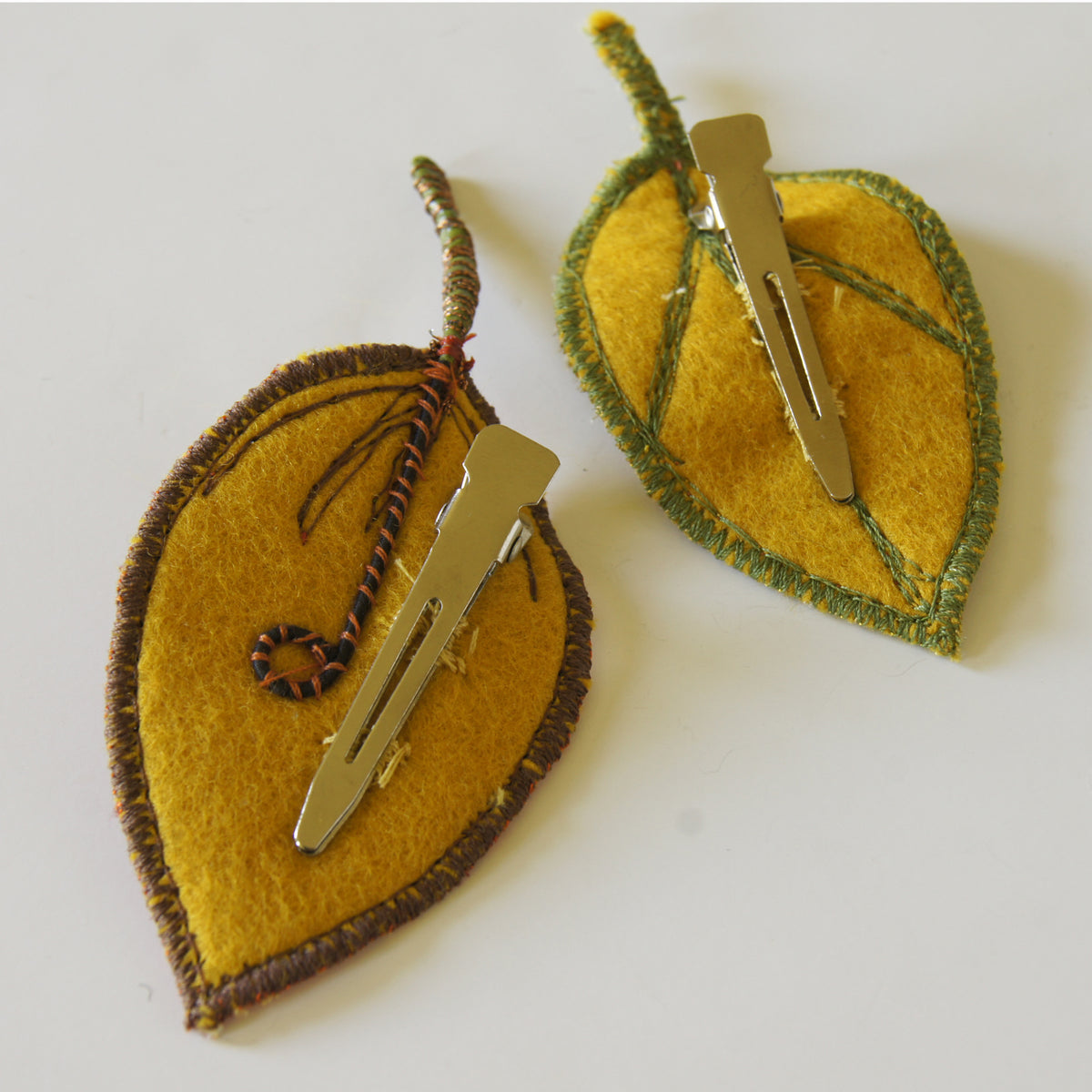 Lucky White Spider Leaves Hair Clips