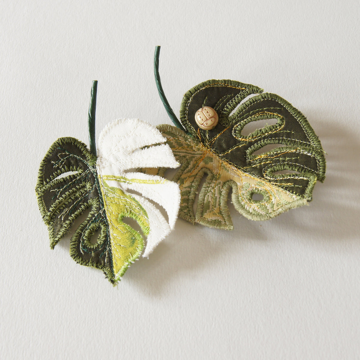 Monstera deliciosa brooch, Tropical leaf jewelry