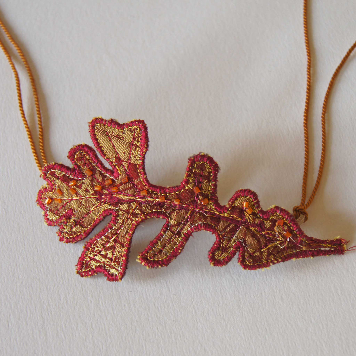 Red Oak leaf bun wrap