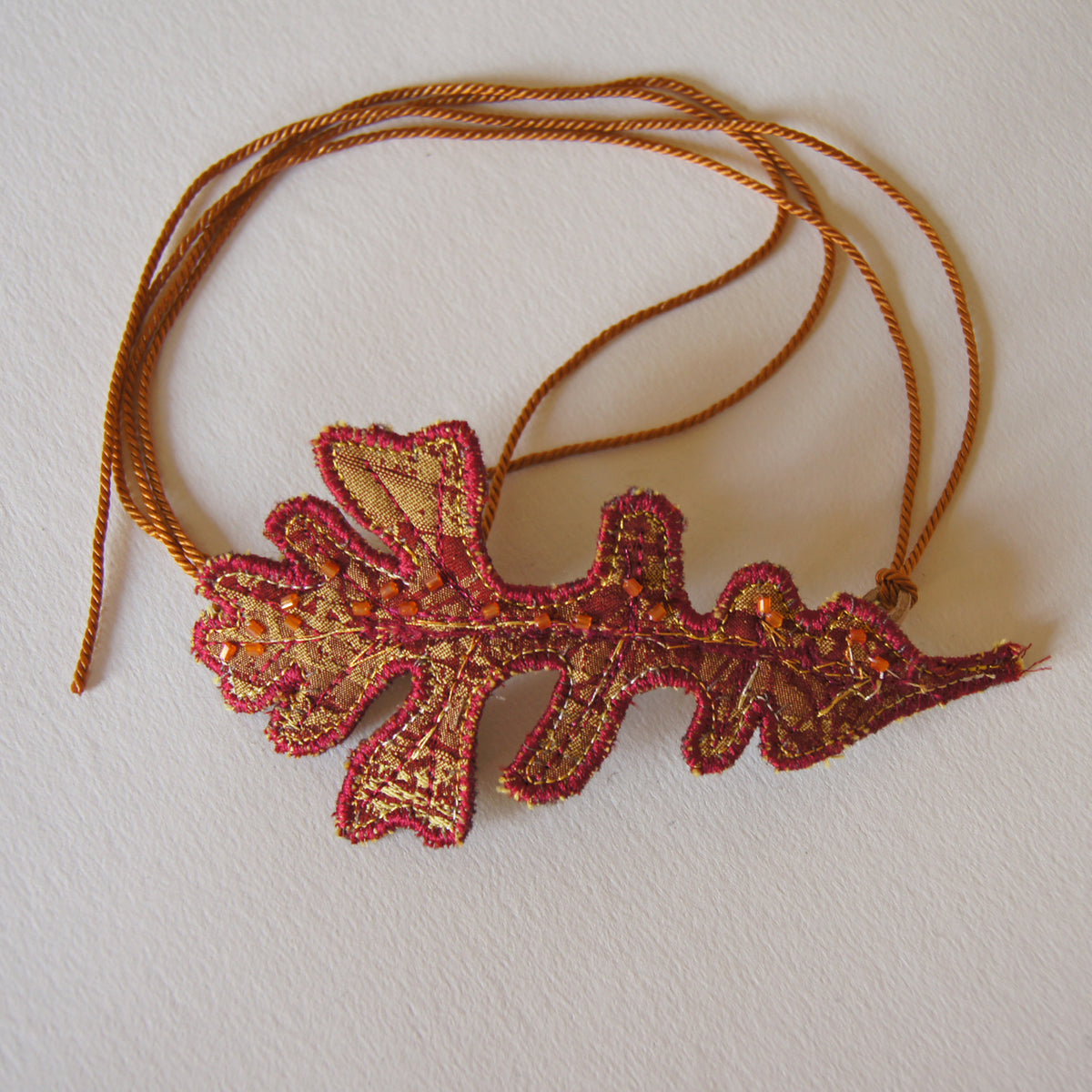 Red Oak leaf bun wrap